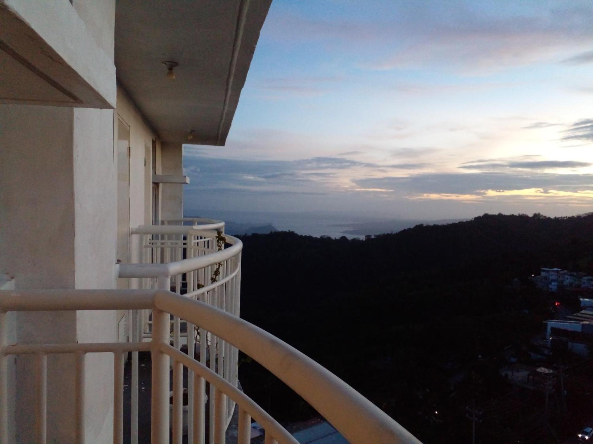 Condo With Free Swimming Pool & Viewing Deck Тагайтай Номер фото